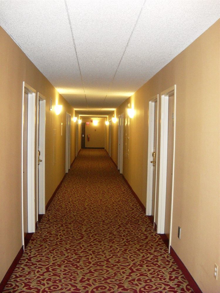 Howard Johnson By Wyndham Портсмут Екстериор снимка